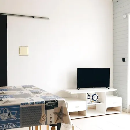 One Bedroom At 100 M Away From The Beach With Enclosed Garden And Wifi Pataias