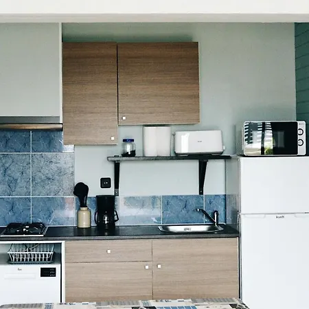 One Bedroom At 100 M Away From The Beach With Enclosed Garden And Wifi Appartement *